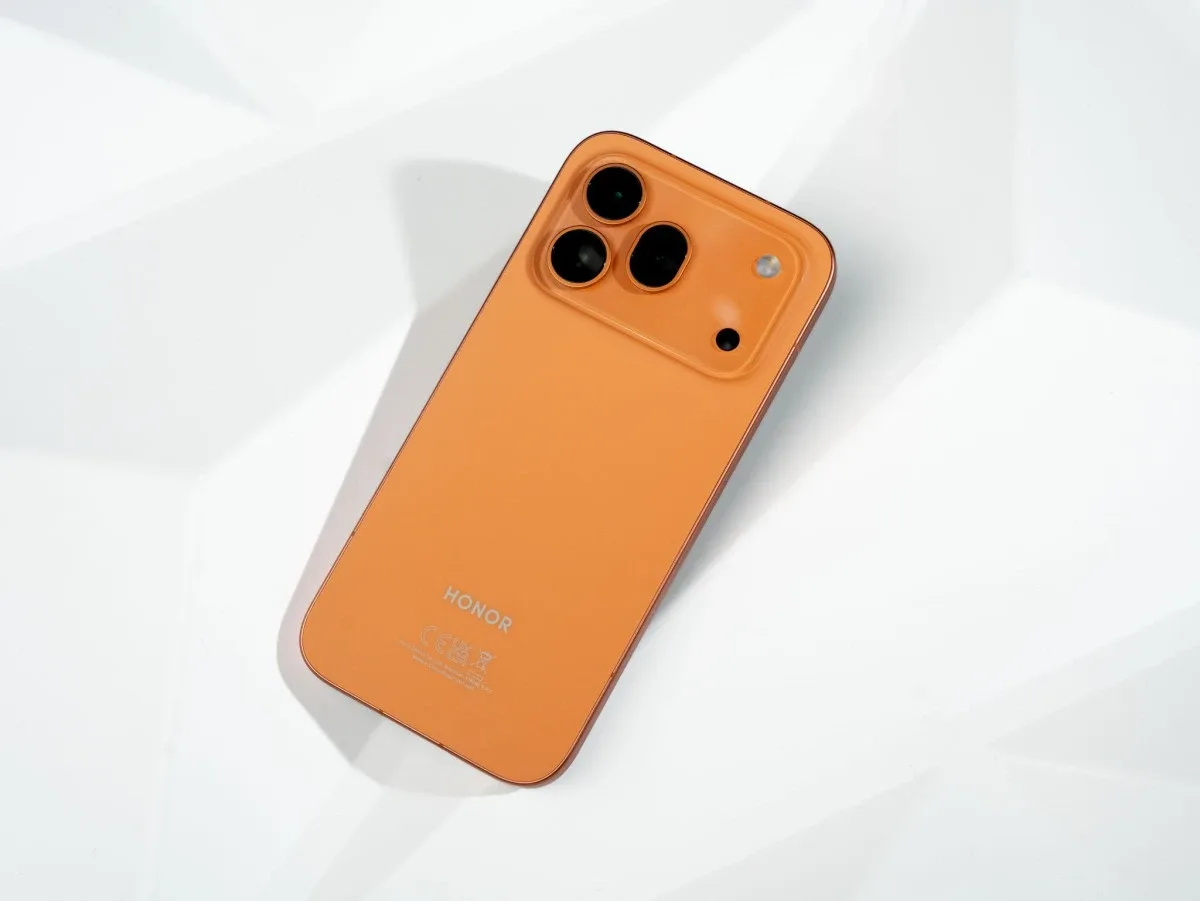 HONOR 600